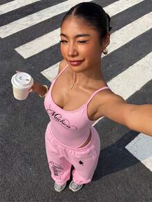 Muchica 女款2件組粉色運動細肩帶連身內衣與泡棉印花波士頓Logo彈性緊身內搭褲，夏季演唱會街頭風Y2K極簡休閒無袖連身衣與寬鬆低腰褲套裝，適合日常通勤、約會、派對、秋冬夏、聖誕節、新年、感恩節、婚禮、海灘、畢業季、時尚優雅休閒出遊、亮面情人節度假等場合 - 粉色 - 查看 1