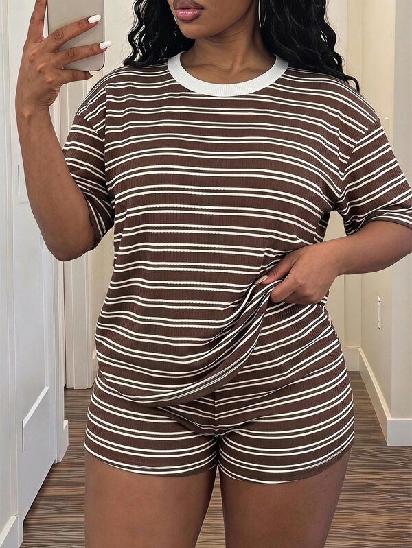 Slaydiva Brown Striped Plus Size 2 Pieces Set Suitable For Daily, Sports, Vacation, Beach, Back To School And Home Leisure