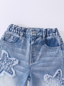SHEIN Genkimix Kids 女童浅蓝色水洗牛仔阔腿裤，复古时尚Y2K休闲校园风，推荐日常穿着，饰有3D星星贴花，毛边裤脚，松紧腰带和纽扣门襟，宽松阔腿版型，适合所有季节。 - 中等水洗藍 - 查看 5