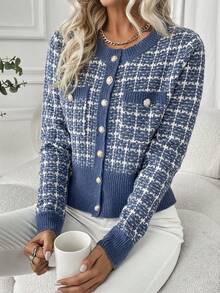 SHEIN 女士时尚纽扣设计开衫，适合日常穿着，女士春/秋休闲纽扣常规袖圆领常规版型灰蓝色格子女士开衫，休闲日常穿着，长袖上衣 - 霧霾藍 - 查看 5