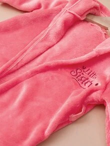SHEIN 新生儿女孩摄影浴袍，配有配套头巾帽和迷你拖鞋，婴儿拍摄服装，爱心刺绣新生儿道具 - 珊瑚粉 - 查看 6