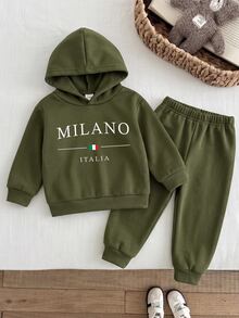 SHEIN 男嬰服飾 Milano 字母印花長袖連帽衛衣與慢跑褲套裝 秋冬橄欖綠外套運動服 2件套穿搭 - 軍綠色 - 查看 3