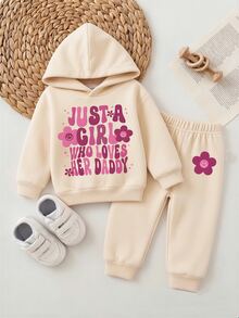 SHEIN Vintaside Kids 2件組女嬰套裝，花卉字母印花連帽衛衣、保暖內裡運動長褲，Just A Girl Who Loves Her Daddy，米色，秋季，可愛，度假 - 杏色 - 查看 3