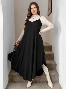 SHEIN LUNE Gaun Cami Ukuran Plus Warna Polos dengan Hem Asimetris - Hitam - View 4