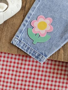 SHEIN Vintaside Kids 2件組女嬰春秋彩虹條紋丹寧藍甜美俏皮風荷葉邊長袖內搭上衣＋花朵蜜蜂蝴蝶印花丹寧吊帶褲套裝，寬鬆直筒褲管，適合日常外出、戶外玩耍、生日派對、拍照攝影、家庭聚會 - 彩色 - 查看 8