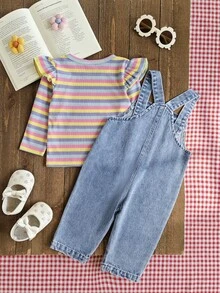 SHEIN Vintaside Kids 2件組女嬰春秋彩虹條紋丹寧藍甜美俏皮風荷葉邊長袖內搭上衣＋花朵蜜蜂蝴蝶印花丹寧吊帶褲套裝，寬鬆直筒褲管，適合日常外出、戶外玩耍、生日派對、拍照攝影、家庭聚會 - 彩色 - 查看 3