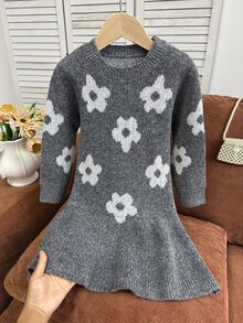 SHEIN 1件女童針織毛衣洋裝，時尚百搭圓領撞色花卉提花圖案，百褶魚尾下擺，韓系清新溫柔風，適中厚度，下擺整齊，緊口袖口，精緻圖案，舒適柔軟親膚，適合日常穿著、外出與上學，秋冬穿搭 - 灰色 - 查看 6
