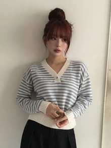 DAZY 女款拼色條紋寬鬆長袖V領休閒度假韓風秋冬針織毛衣 - 藍色 - 查看 3
