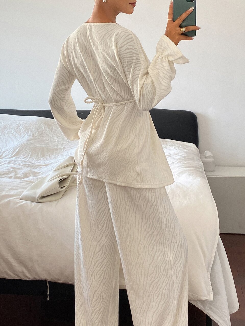Women's 2-Piece Elegant Vacation Set, Wave Floral Print Pullover Long Sleeve Blouse With Cinched Waist And Wide Leg Pants, Spring/Autumn