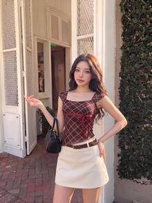SHEIN MOD Bow Tie Ribbon Decor Asymmetric Hem Contrast Ruffle Trim Low Neck Women Tank Top Back-To-School School Brown Plaid Summer Retro Vintage 70s Preppy - Red - View 1