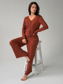 Livesso 女款純色細肩帶上衣與長褲居家服套裝 秋季 - 紅木色 - 查看 4