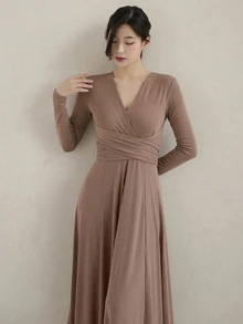 DAZY 女士V领修身腰带中长连衣裙，秋季服装，返校服装长袖连衣裙 - 棕色 - 查看 2