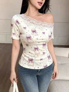 Modelyn 女款休閒波點印花白色時尚不對稱肩短袖抓皺收腰修身T恤，蕾絲飾邊領口設計，舒適四季內搭外穿，適合日常與外出，萬聖節造型 - 彩色 - 查看 5