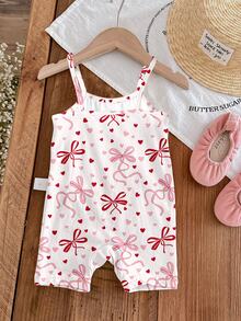 SHEIN LMoss Kids رومبير قصير بحمالات كاجوال للبنات الصغيرات بطبعة أرنب وفيونكة وقلب كرتوني بلون وردي دوبامين لطيف، مناسب للربيع والصيف والحفلات والعطلات وموسم الزفاف - متعدد الألوان - مشاهدة 2