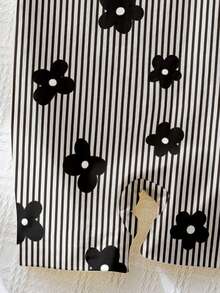 SHEIN LMoss Kids 【随机5件，送1件】复古甜美黑白条纹迷你碎花印花涂鸦碎花少女风休闲吊带连体衣，Y2K风，可爱风，女婴休闲款，适合春夏外出穿着，夏季童装，夏季外出必备，韩版风格，舒适百搭，时尚童装，Y2K风，可爱风，派对，日常，度假，可爱，舒适，外出，2026夏季，田园风，周末休闲，家庭出游，拍照服装，休闲风，婴幼儿印花上衣 - 彩色 - 查看 3