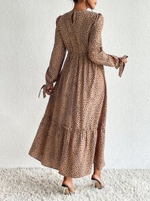 SHEIN Vestido de maternidad de manga larga con estampado dálmata, puño con nudo y bajo con volante para lactancia - Multicolor - Ver 5
