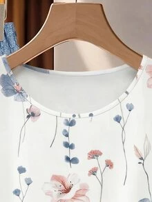SHEIN Clasi 女款圓領花卉印花上衣與長褲休閒鄉村風日常2件套 白色花卉淺藍色夏季度假裝 - 彩色 - 查看 4