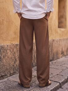 HIMLAND Celana Panjang Pria Warna Cokelat Polos Pinggang Tinggi Kaki Lebar Lipit Depan Kancing Depan Potongan Lurus Longgar Bahan Lembut Kasual Vintage untuk Pakaian Sehari-hari Musim Gugur - Coffee Brown - View 2