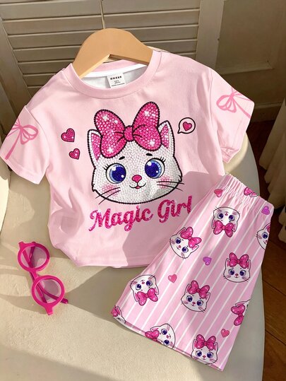 Conjunto de camiseta con gráfico de dibujos animados lindo y pantalones cortos con estampado a rayas para niña bebé, 3 conjuntos aleatorios en total
