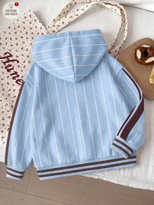 Muchica Hoodie dengan Motif Garis dan Huruf serta Desain Bahu Longgar - MultiWarna - View 7