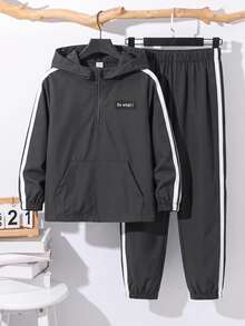 SHEIN 兒童小男孩側條紋標語拼接連帽衛衣與長褲休閒套裝 - 灰色 - 查看 3
