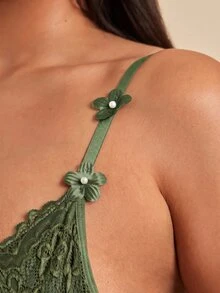 SHEIN BAE CURVE 大码蕾丝拼布弹力针织性感露背吊带背心和短裤睡衣套装 - 軍綠色 - 查看 8