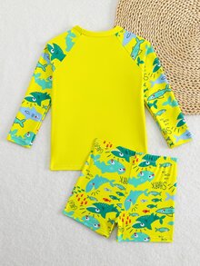 SHEIN 小男孩泳裝套裝，藍色可愛鯊魚圖案，彈性布料，兩件式泳衣套裝，男孩泳裝，海洋元素可愛泳衣，長袖與短褲兩件套裝，休閒可愛運動風，適合海灘度假，適合夏季玩耍 - 黃色 - 查看 2