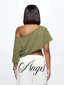 SUMWON WOMEN Script Logo Asymmetric Off Shoulder Crop Top With Raw Edge Hem And Diagonal Cut Midriff Baring Design - Army Green - View 2
