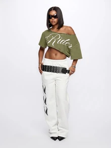 SUMWON WOMEN Script Logo Asymmetric Off Shoulder Crop Top With Raw Edge Hem And Diagonal Cut Midriff Baring Design - Army Green - View 6