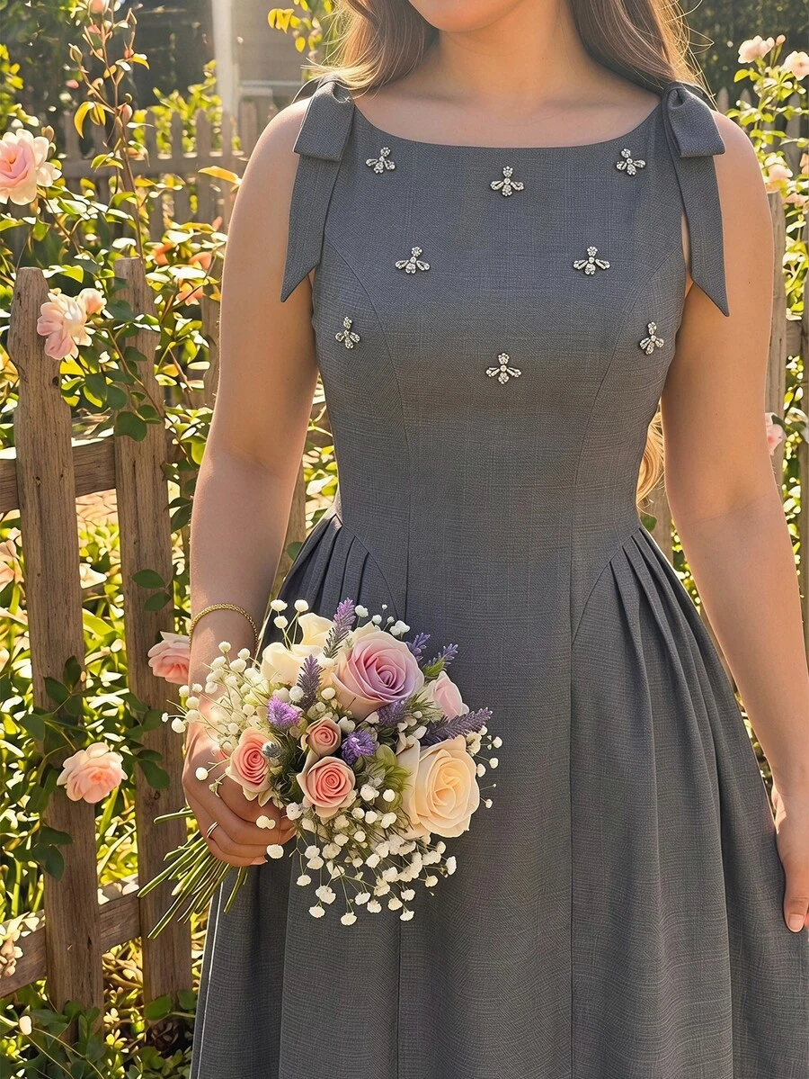 SHEIN MOD 大尺碼女款 3D 花卉裝飾圓領百褶休閒星空風優雅魅力派對早午餐晨間禮服婚禮灰色夏季洋裝 - 灰色 - 查看 1