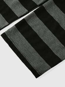 ROMWE MEN Kaos Lengan Panjang Pria dengan Motif Kaligrafi dan Garis-garis - Hitam - View 6