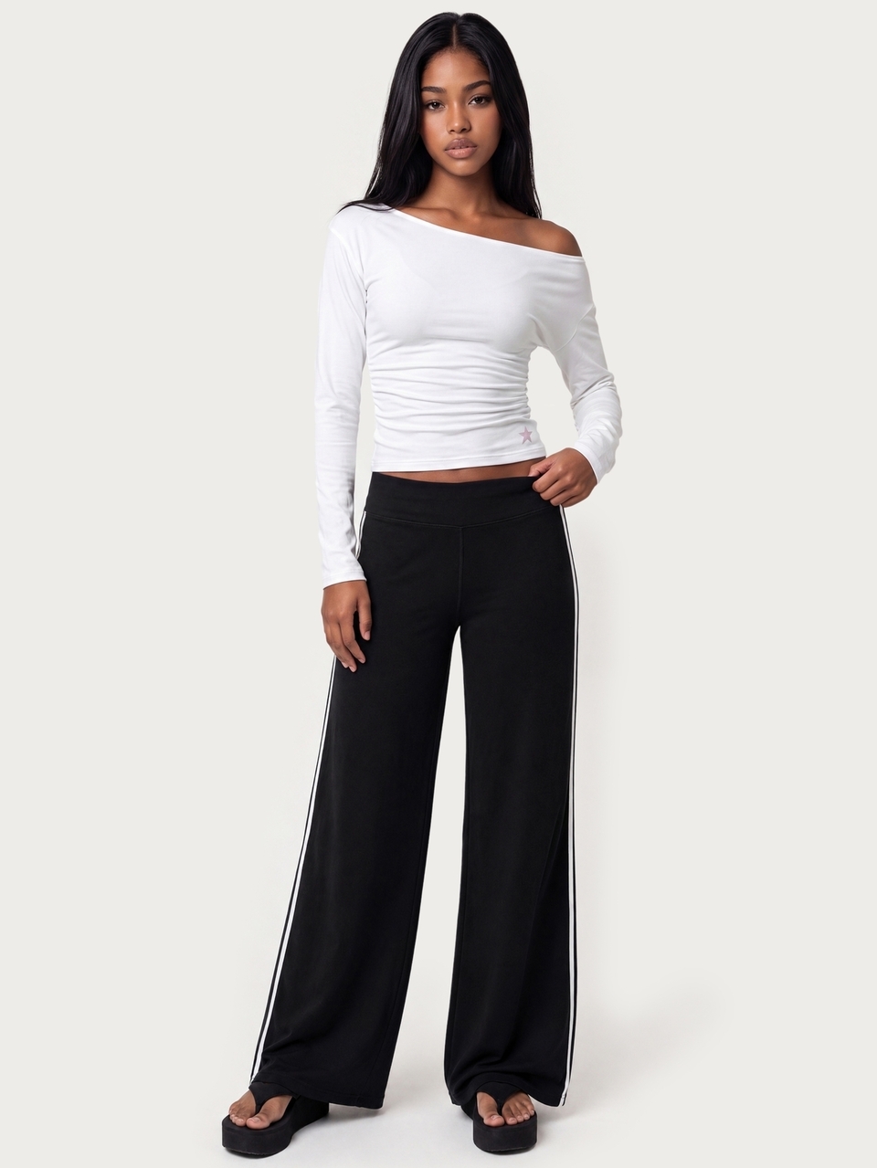 MISSGUIDED TEEN One Shoulder Long Sleeve Ruched Crop Top With Star Detail, Off-Shoulder Fitted Stretch Knit Summer Night Out Style