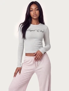 MISSGUIDED TEEN Angel Club 字母胸前印花圓領長袖修身華夫格針織短版上衣，適合休閒日常穿著 - 灰色 - 查看 2