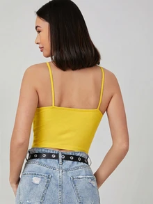 SHEIN BASICS 女款素色貼身短版吊帶背心 女款黃色貼身上衣 黃色短版夏季上衣 - 黃色 - 查看 3