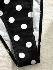 SHEIN Swim 3件組復古波點細肩帶深V領露背綁帶比基尼上衣搭配荷葉邊收腰抓褶裙休閒度假女款比基尼套裝 - 黑與白 - 查看 4