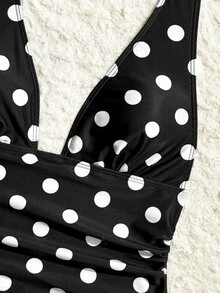 SHEIN Swim 3件組復古波點細肩帶深V領露背綁帶比基尼上衣搭配荷葉邊收腰抓褶裙休閒度假女款比基尼套裝 - 黑與白 - 查看 5