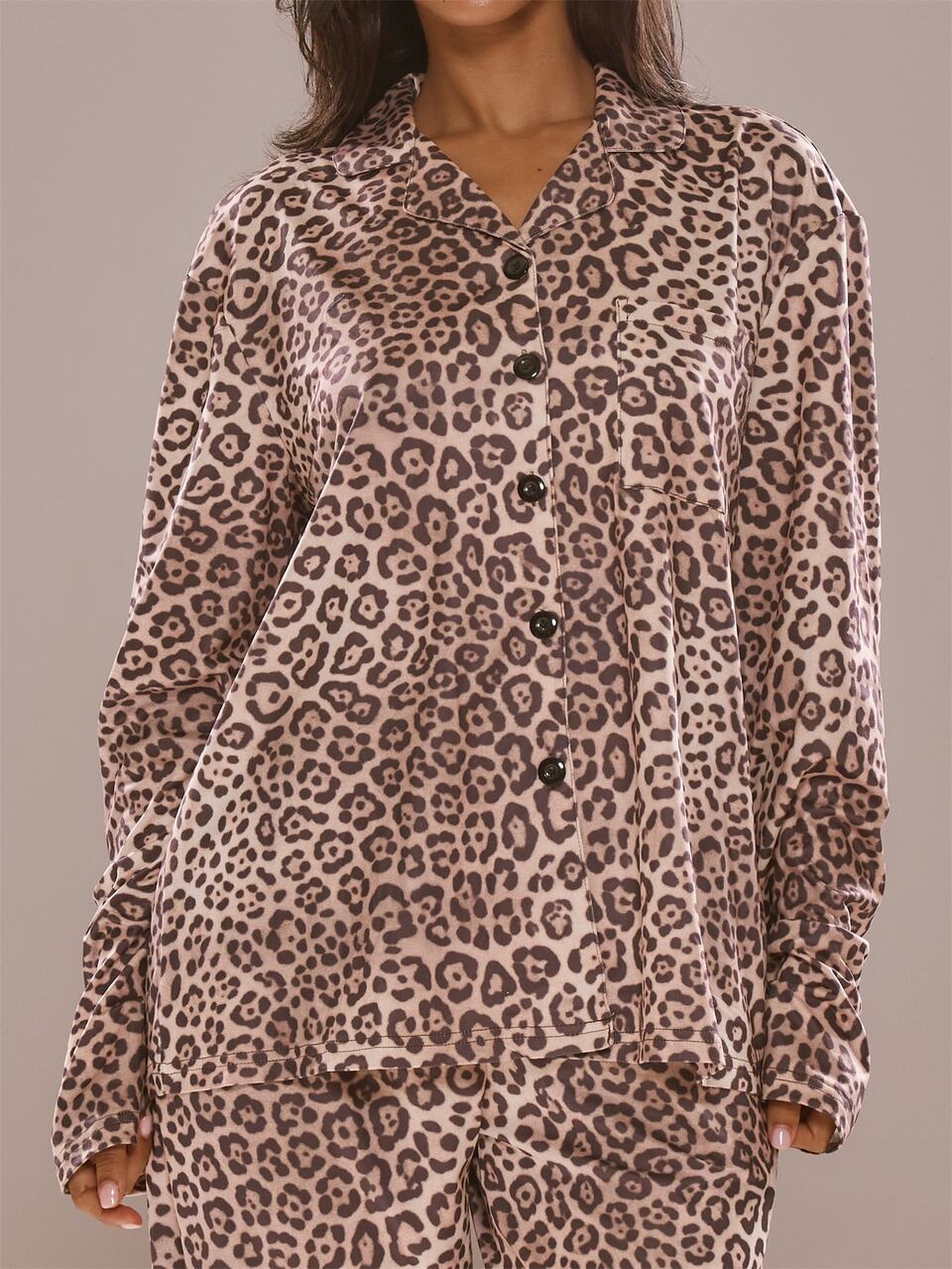 Camisa de Pijama Estilo Boyfriend Oversized com Estampa de Leopardo, Botões e Manga Longa, Calça Solta, Conjunto de 2 Peças, Lingerie e Roupa de Dormir Purr