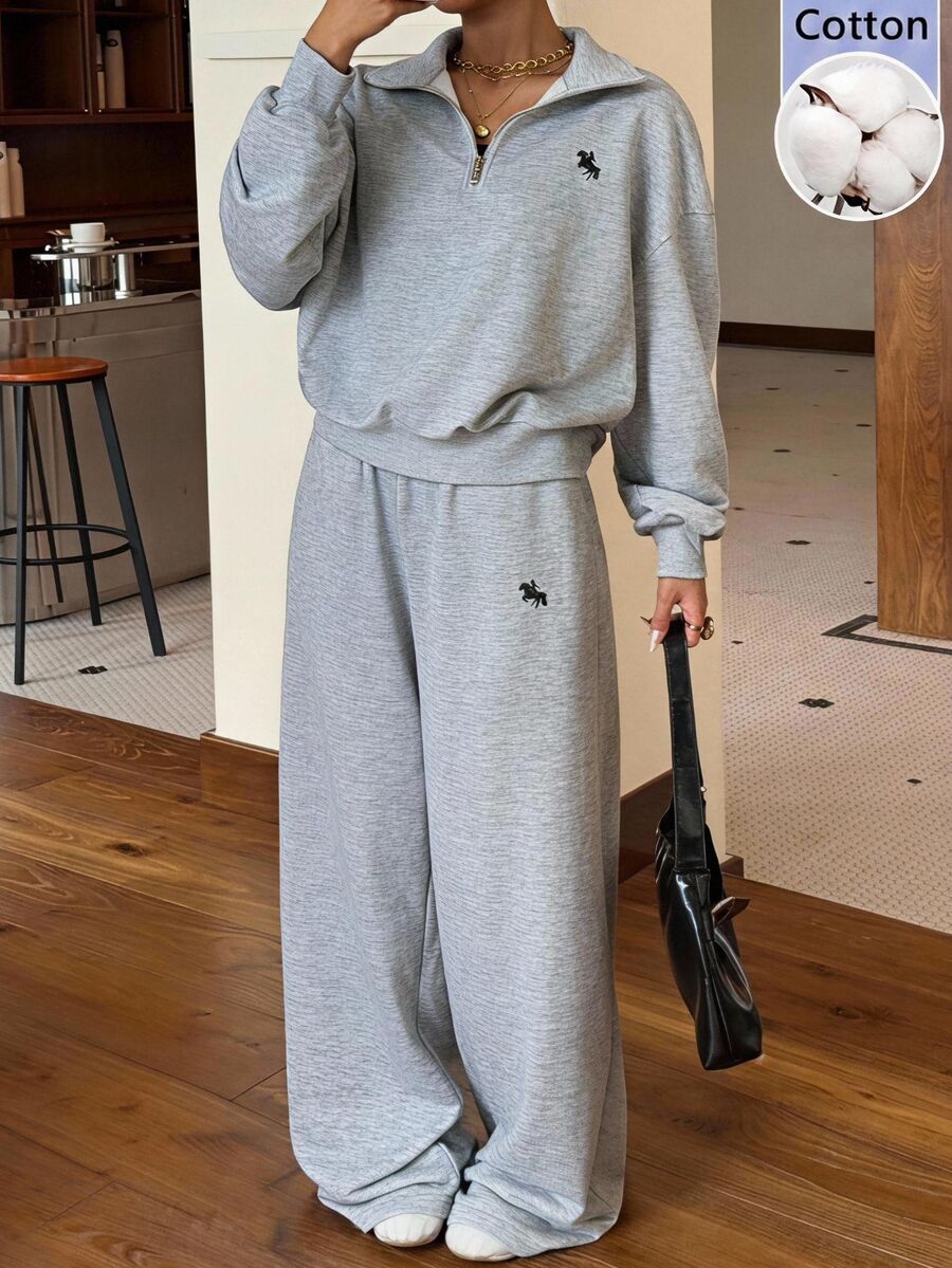 SHEIN EZwear Bộ áo nỉ và quần nỉ màu xám nhạt thêu chi tiết