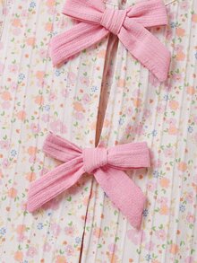 SHEIN 2件組少女花卉無袖上衣與寬鬆休閒長褲套裝，兒童兩件套，女孩花卉套裝，女孩兩件套，兒童花卉套裝，幼兒女孩服裝，女孩洋裝套裝，復古風格童裝，嬰兒女孩洋裝套裝，花卉洋裝套裝，女孩蝴蝶結 - 彩色 - 查看 4