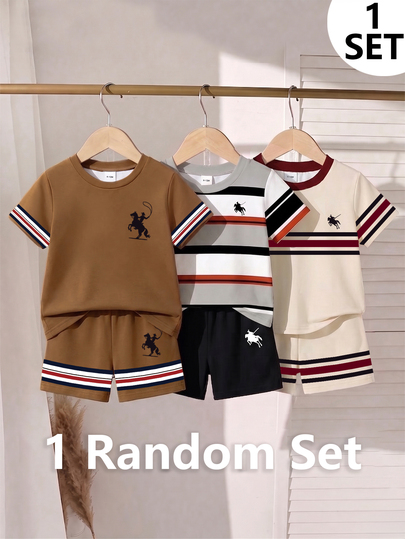 SHEIN 3 Conjuntos, Ganhe 1 Conjunto Aleatório de Moda Street Clássica Business Bonita com Estampa Listrada Minimalista Clássica e Design de Logo Estampa Padrão Camiseta Gola Redonda Combinada com Shorts de Cor Sólida com Logo de Cavalo e Logo de Letra Listrada Conjunto de Múltiplas Peças Combinação de Roupa Adequada para Atividades ao Ar Livre