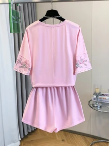 GlowEve 女士圆领仿珍珠花卉刺绣上衣和短裤休闲两件套 - 粉色 - 查看 2
