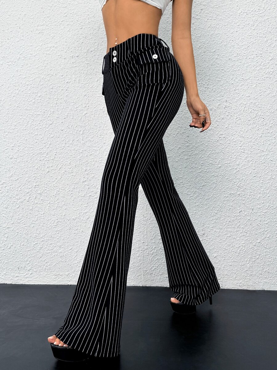 SHEIN ICON 黑白色低腰條紋修身喇叭褲,附帶口袋 - 黑與白 - 查看 1