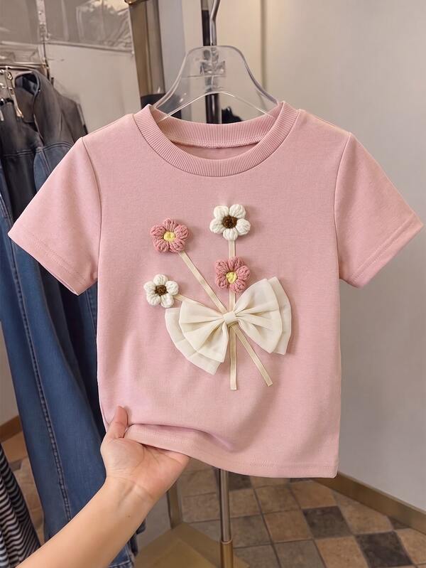 SHEIN Genkimix Kids Camiseta De Manga Corta Para Niña Con Cuello Redondo Decorado Con Flores Y Pajarita En 3d