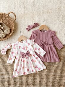 SHEIN Vintaside Kids 2件組嬰兒女嬰8個月新款長袖洋裝附髮帶，0-9個月女嬰荷葉飛袖洋裝，滿版愛心印花，大蝴蝶結，復古粉色羅紋抓絨百褶裙，超值多色組合包，新生兒公主套裝，外出穿搭 - 藕粉色 - 查看 3