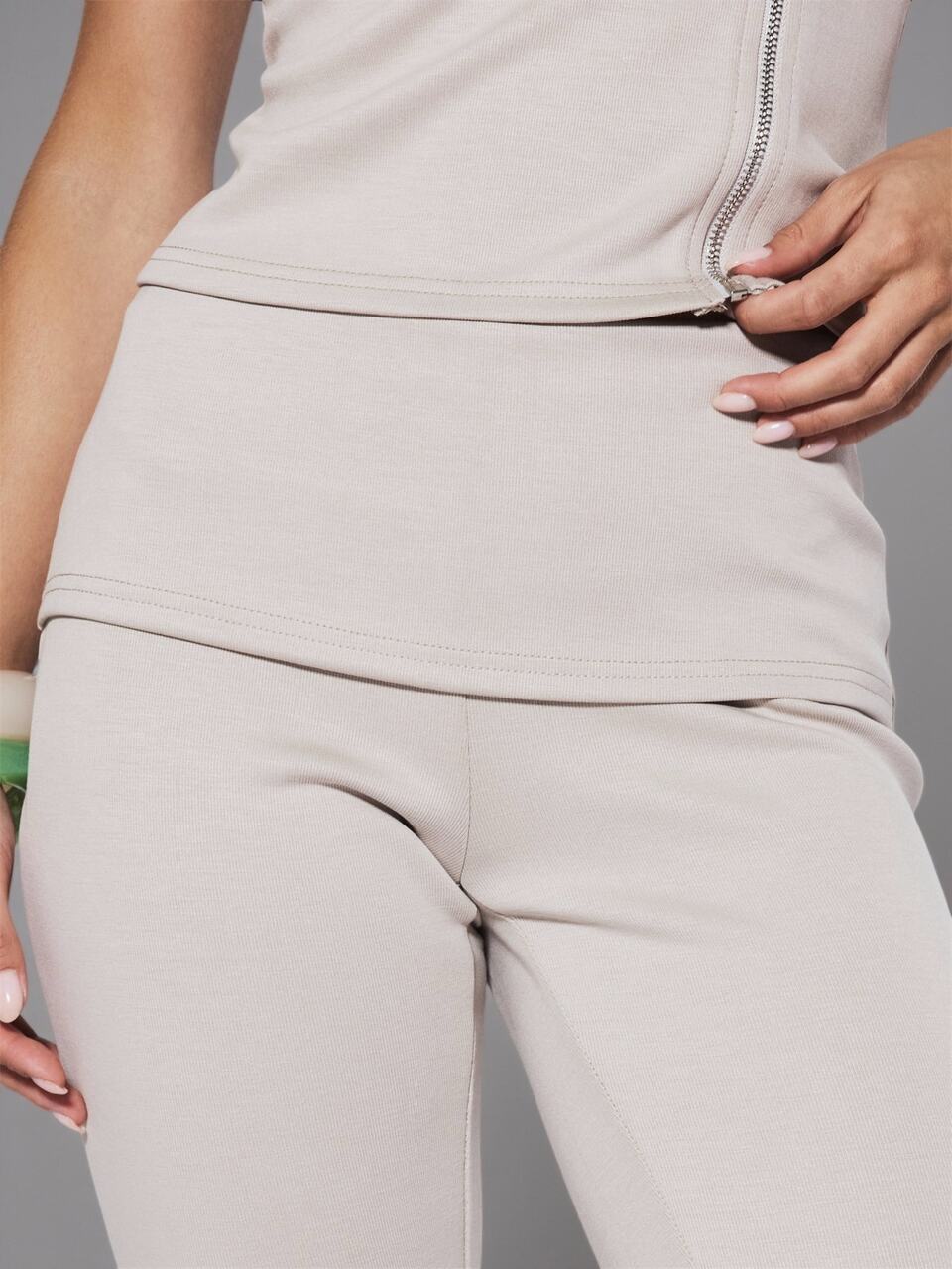 Calça Capri Cinza com Cós Dobrado Grosso, Cintura Ajustada, Parte Inferior de Conjunto, Fofa, para Uso Diário, Estilo Coolgirl Despojado