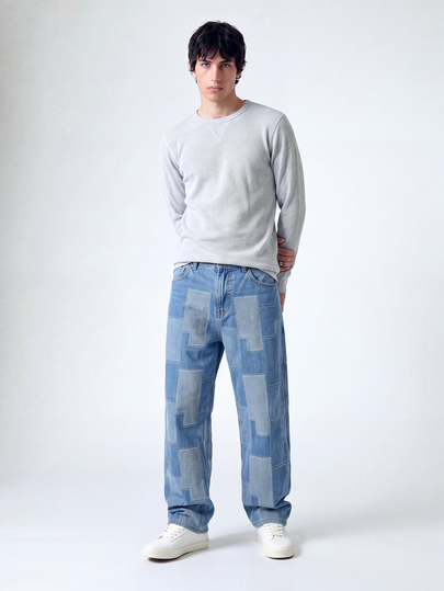 Jeans rectos de hombre con bolsillos en diagonal y bloqueo de colores