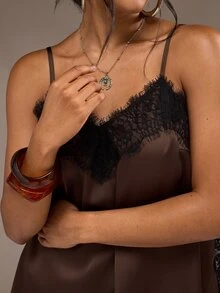 Freevana 女款大尺碼 V 領細肩帶棕色蕾絲拼接緞面優雅浪漫居家與外出背心上衣，秋冬疊穿上衣 - 棕色 - 查看 8
