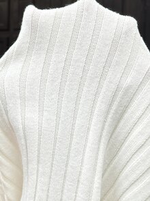 SHEIN 孕婦拼色圓領荷葉袖修身針織洋裝，白色，適合秋季約會與正式場合 - 黑與白 - 查看 10