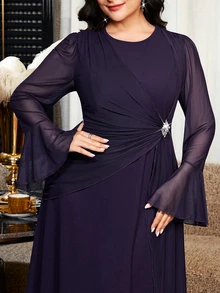 Reflora Elegantes Partykleid in Große Größen mit Glockenärmeln für den Herbst - Violett - Übersicht 2
