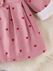 SHEIN Vintaside Kids 女嬰毛領3D蝴蝶結風衣外套，秋冬粉色愛心印花3D蝴蝶結毛裏領可愛風衣，女童冬季保暖外套 - 粉色 - 查看 5